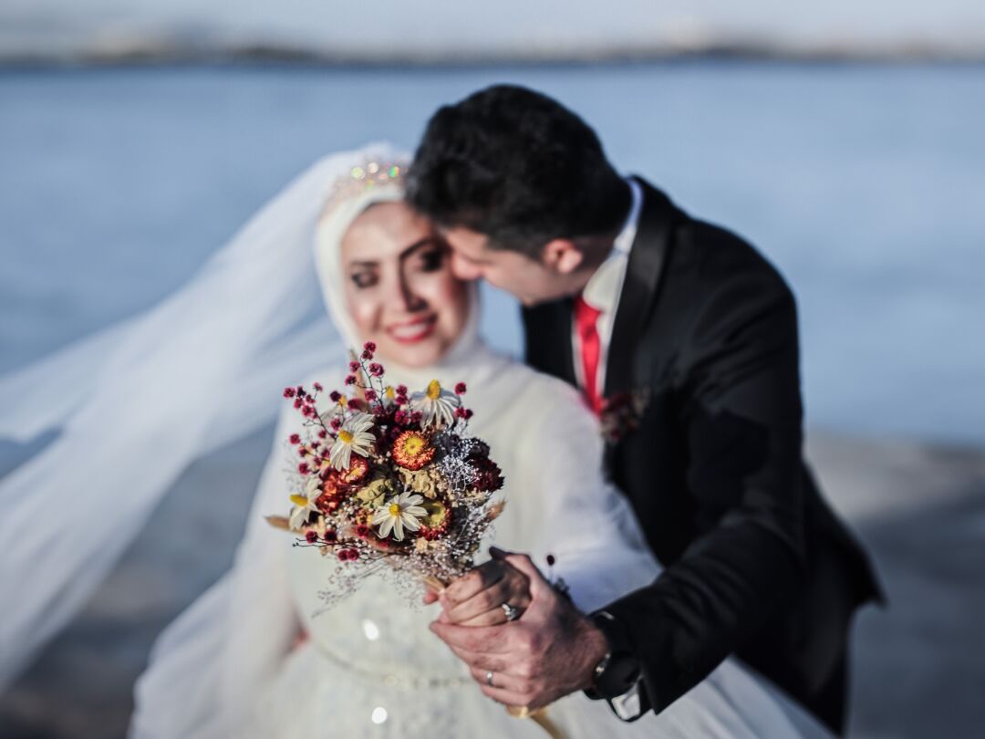 brut and groom kissing - Hamid Afzali &ndash; Hochzeitsfotograf und Hochzeitsvideograf